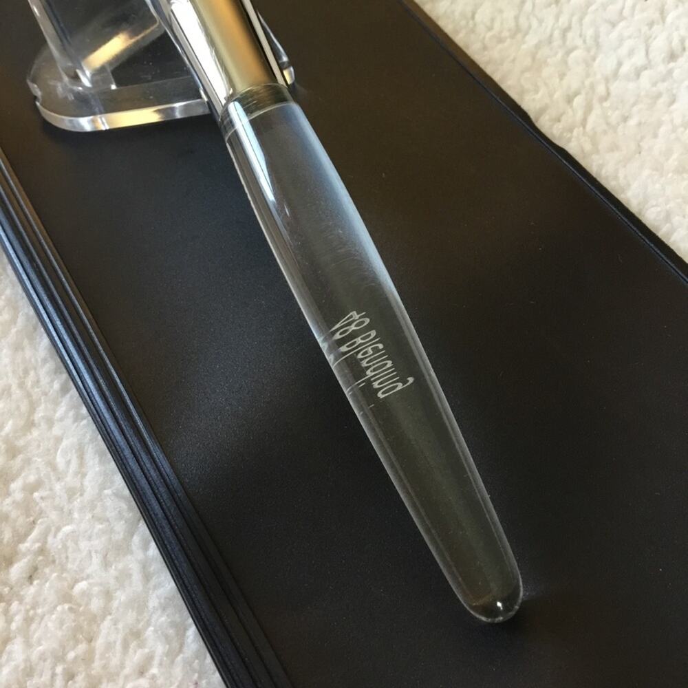 Trish McEvoy Clear Handle Blending Brush with Silver Ferrule - Picture 6 of 16